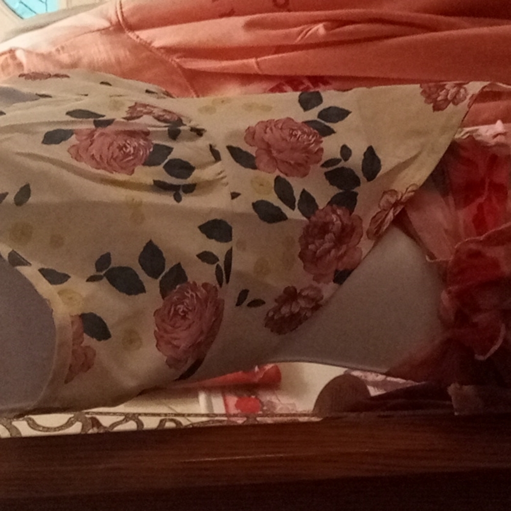 NWT Shein Halter Top with Pretty Lavender Floral Design - Picture 3 of 11